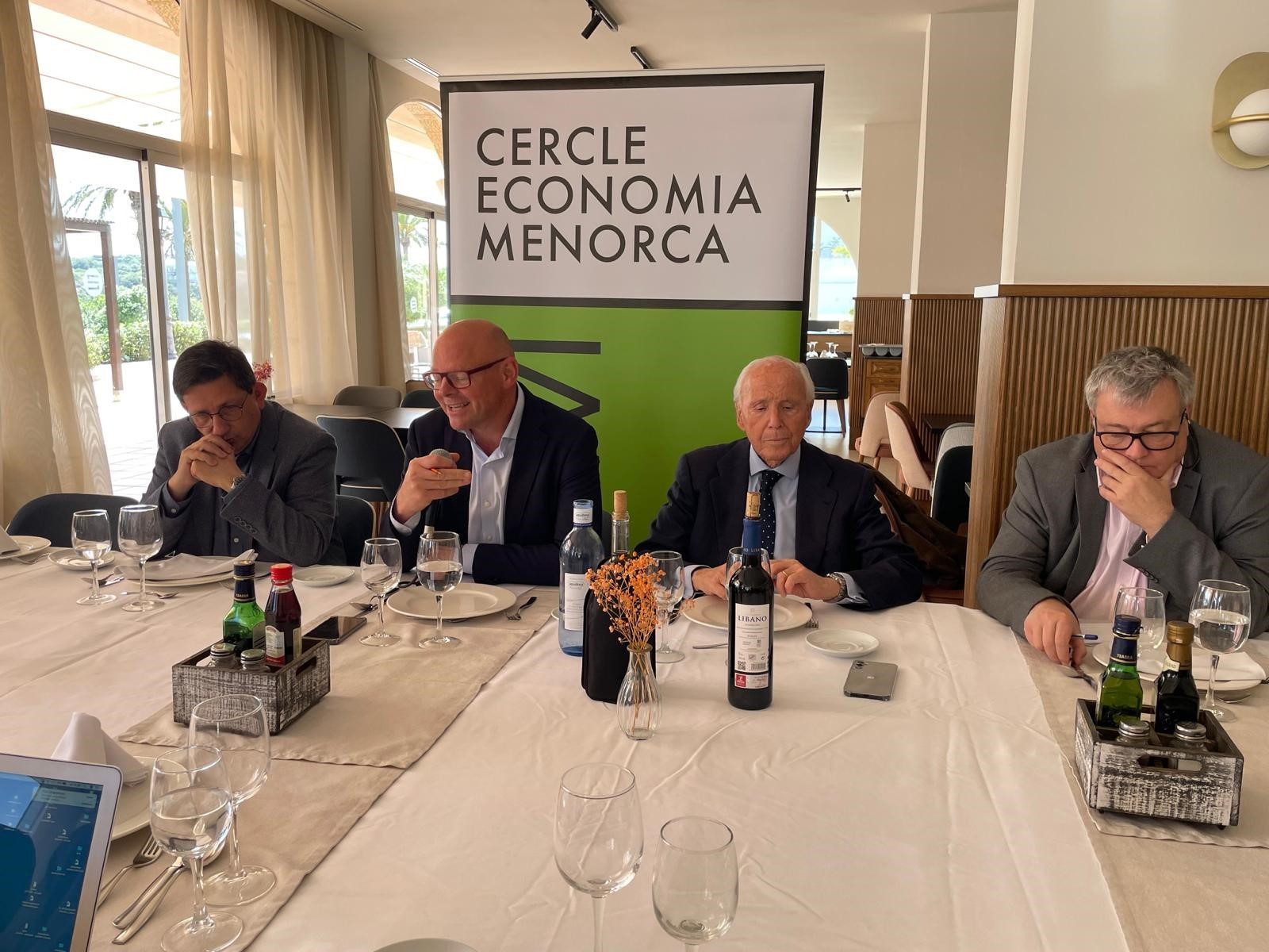 IMPULSA BALEARS posa sobre la taula la necessitat d’encetar un procés de transició davant els socis del Cercle d’Economia de Menorca

