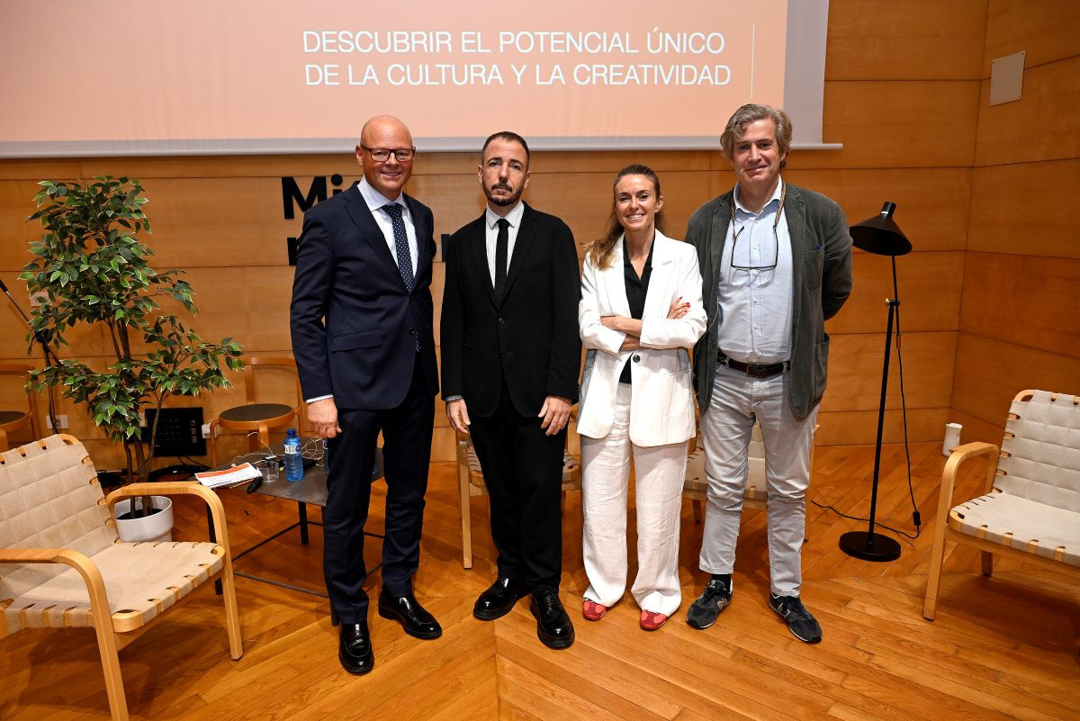 Meeting Cultura 16
